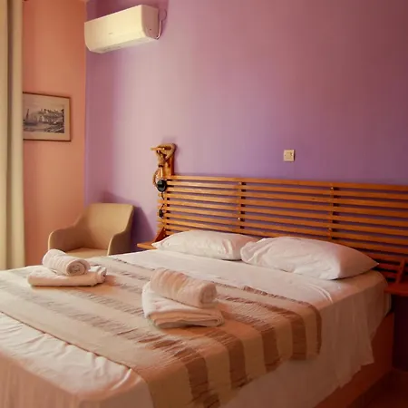 Blue Lagoon Vila *